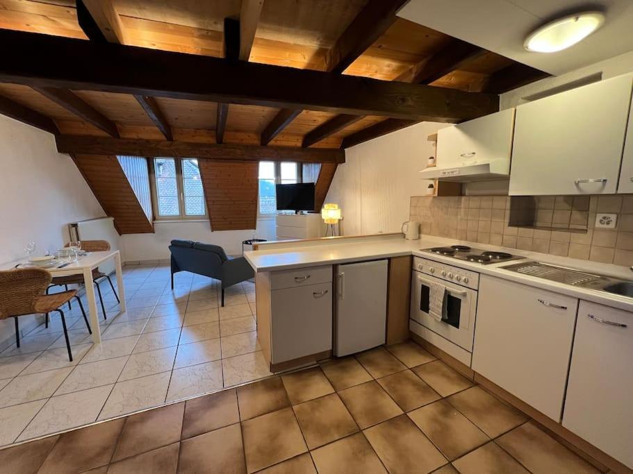 Charmant Appartement En Duplex A Porrentruy Exteriör bild