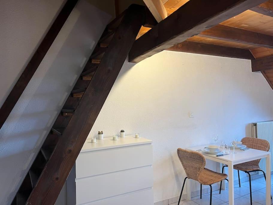 Charmant Appartement En Duplex A Porrentruy Exteriör bild